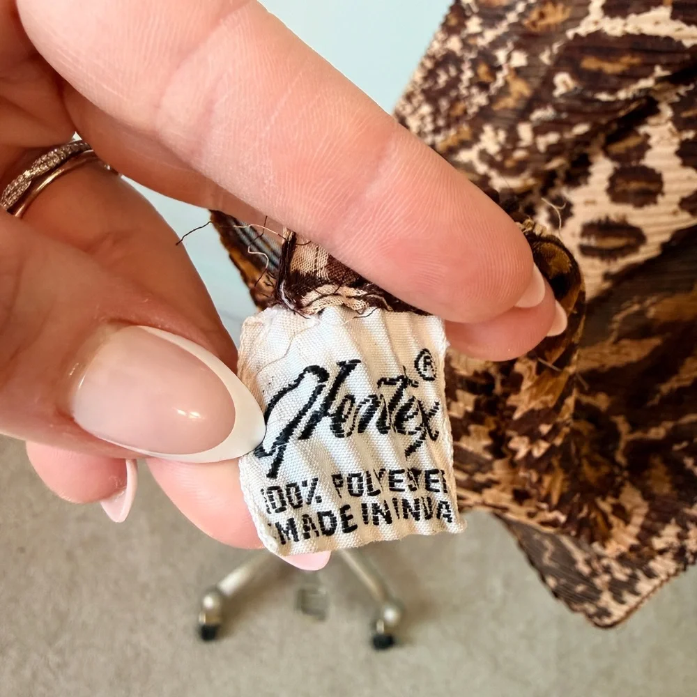 Chic Animal Print Scarf - Brown - Picture 5 of 5